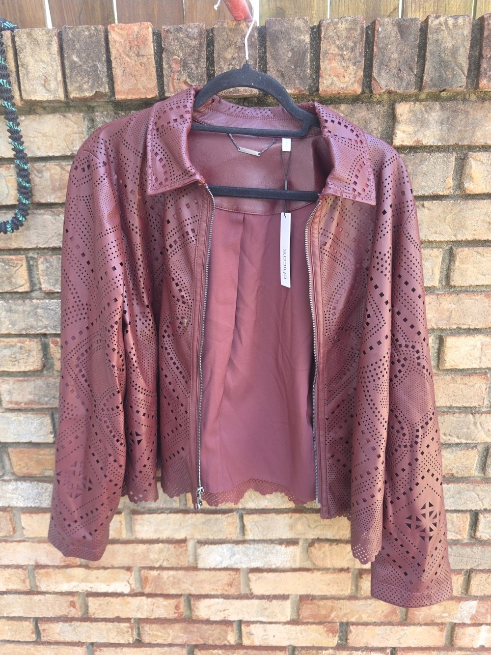 New Women's Chico's Pomegranate Cutout Leather Jacket, RV $187 size 2 Large